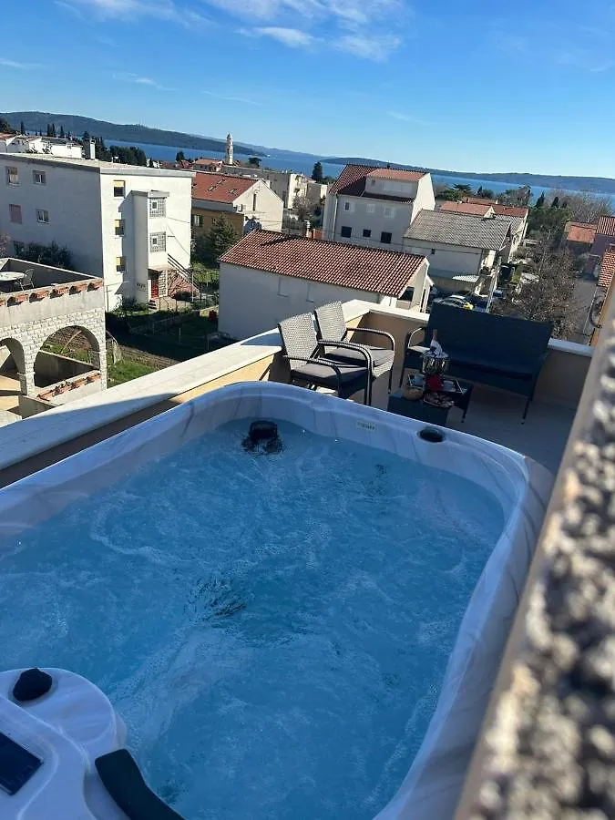Rooftop Luxury Apartament Kastela 0*,