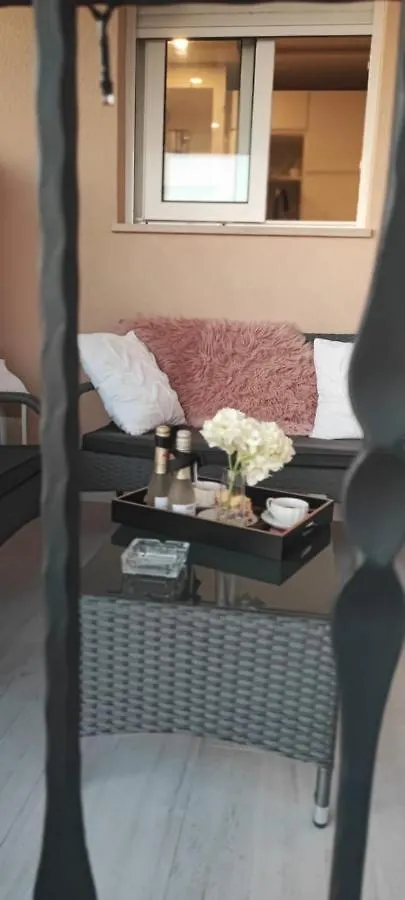 Rooftop Luxury Apartament Kastela 0*,