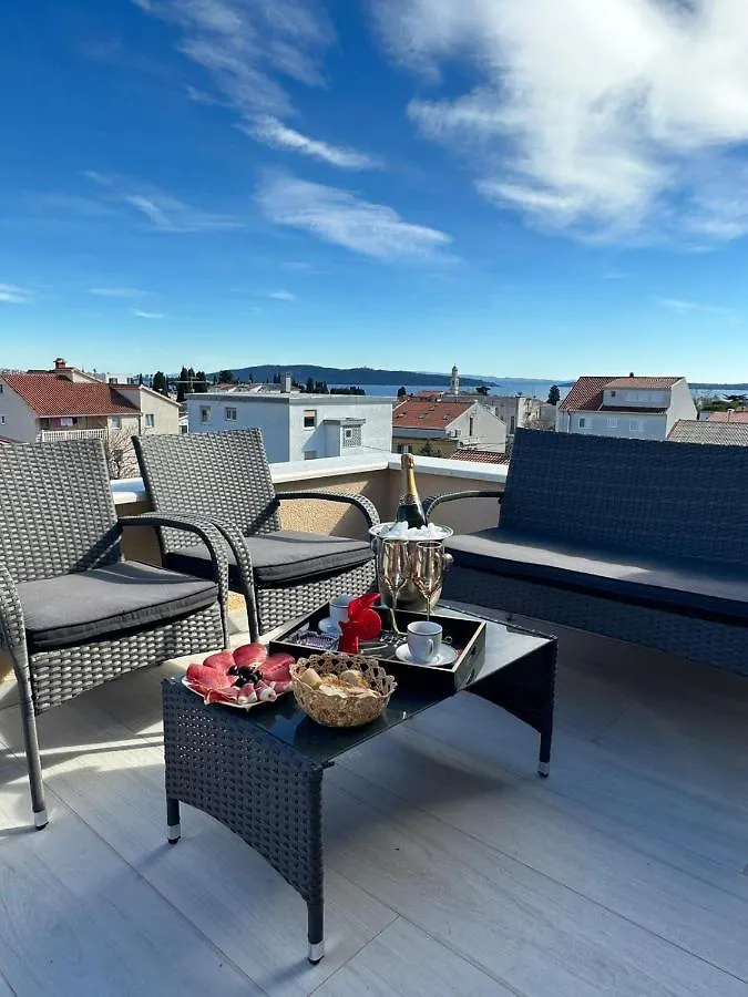 Rooftop Luxury Apartament Kastela Apartment