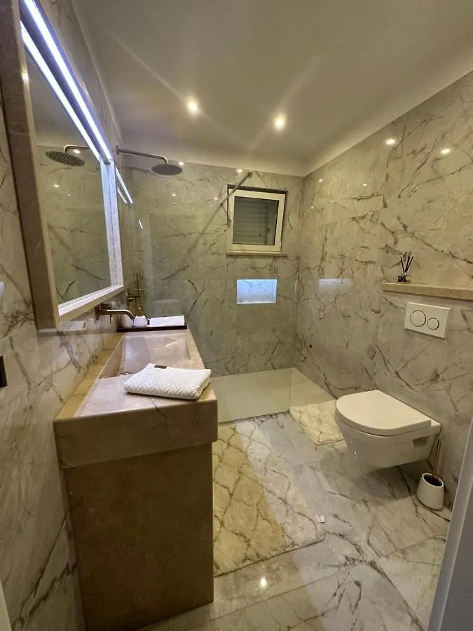 Apartment Rooftop Luxury Apartament Kastela
